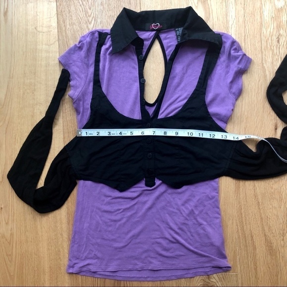 PURPLE & BLACK V-Neck t-shirt - Small - Picture 6 of 7